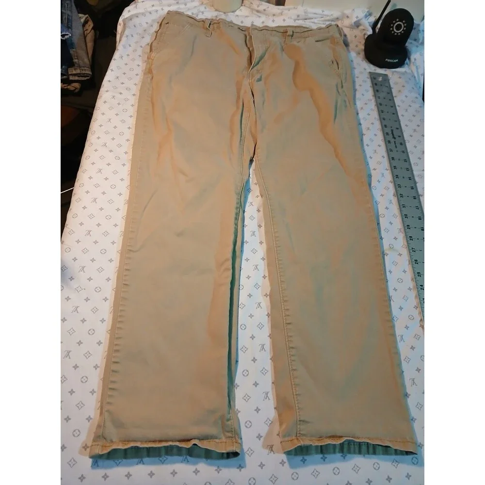 Men's Levi's Signature S67 Athletic khaki pants 38x32
